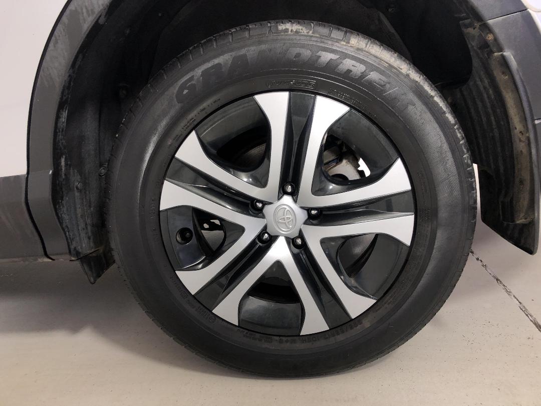 Photo '11' of Toyota Rav4