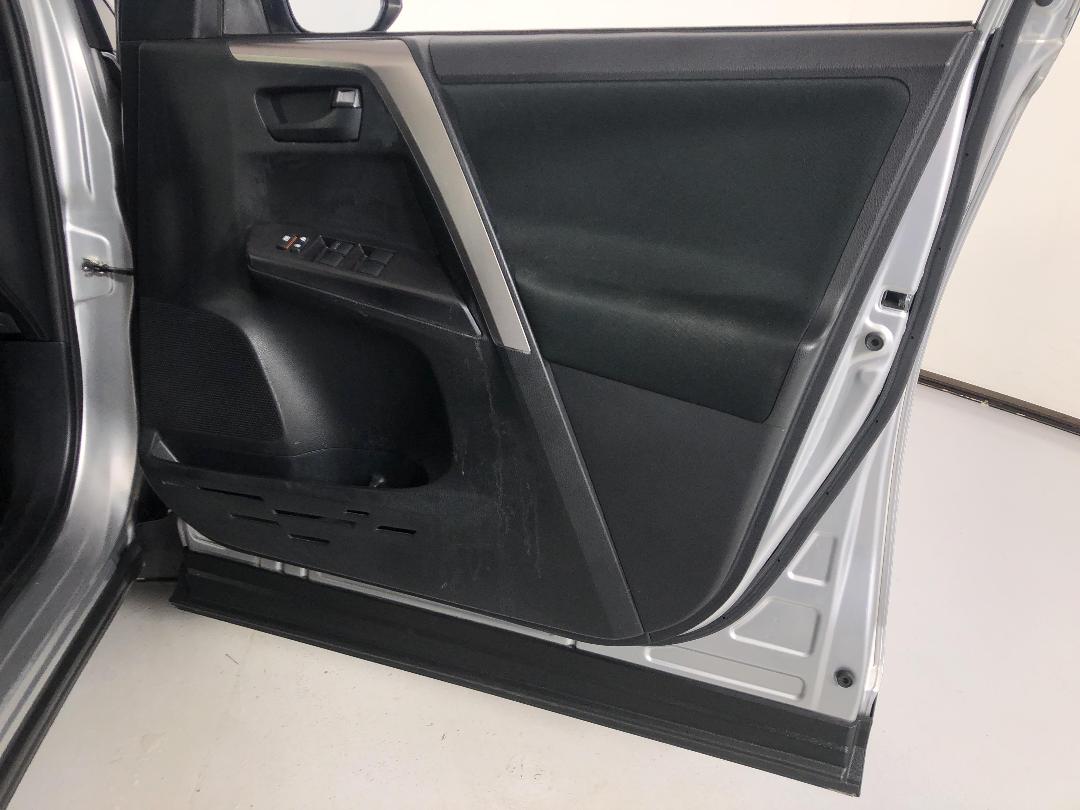 Photo '15' of Toyota Rav4