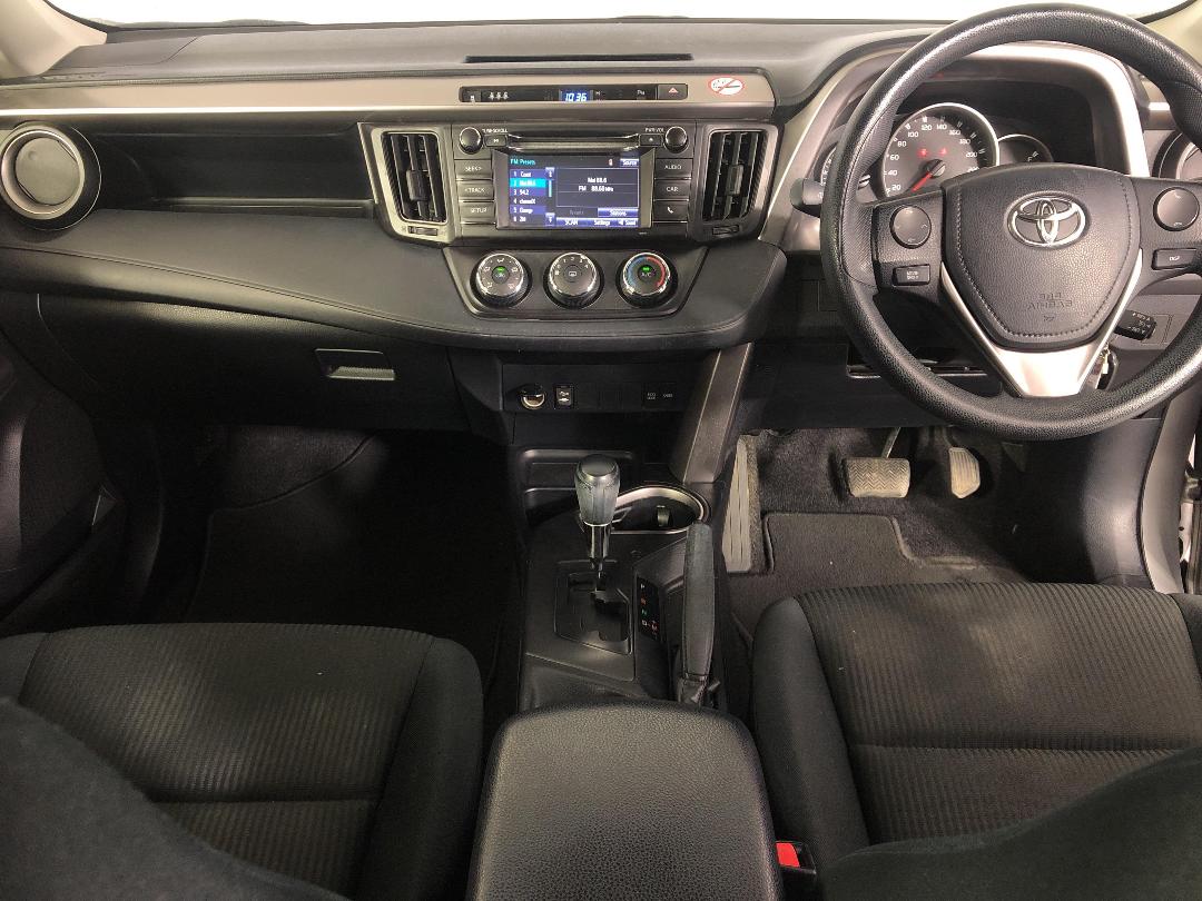 Photo '17' of Toyota Rav4