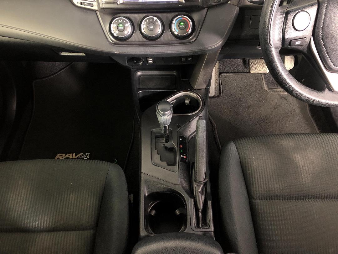 Photo '18' of Toyota Rav4