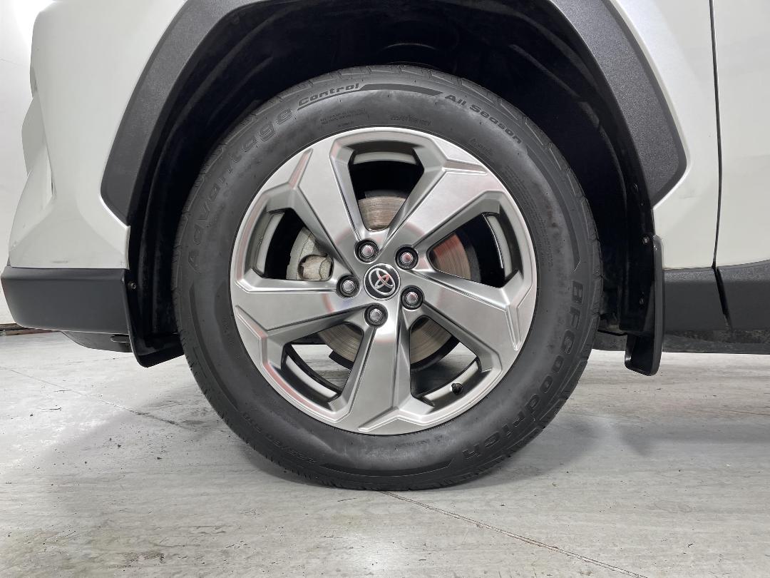 Photo '10' of Toyota Rav4