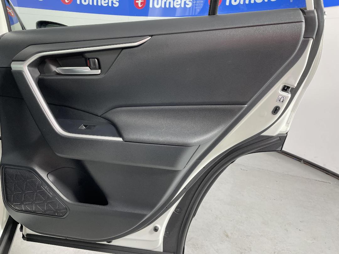 Photo '19' of Toyota Rav4