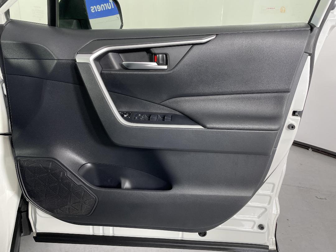 Photo '15' of Toyota Rav4