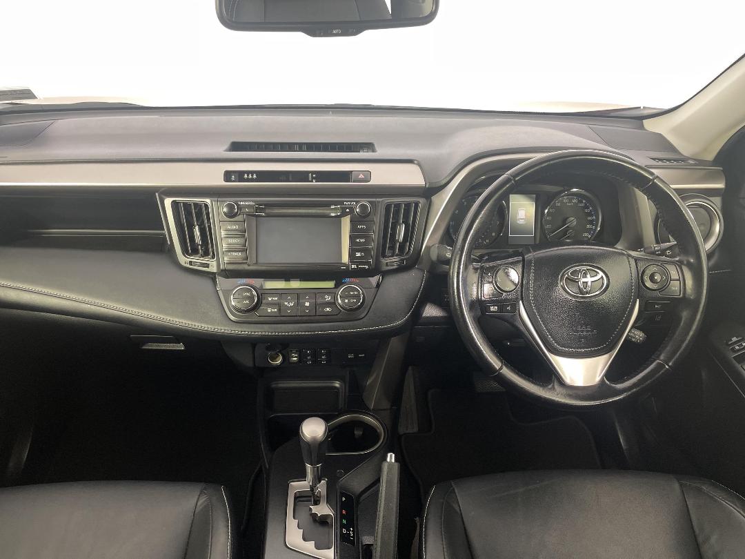 Photo '17' of Toyota Rav4