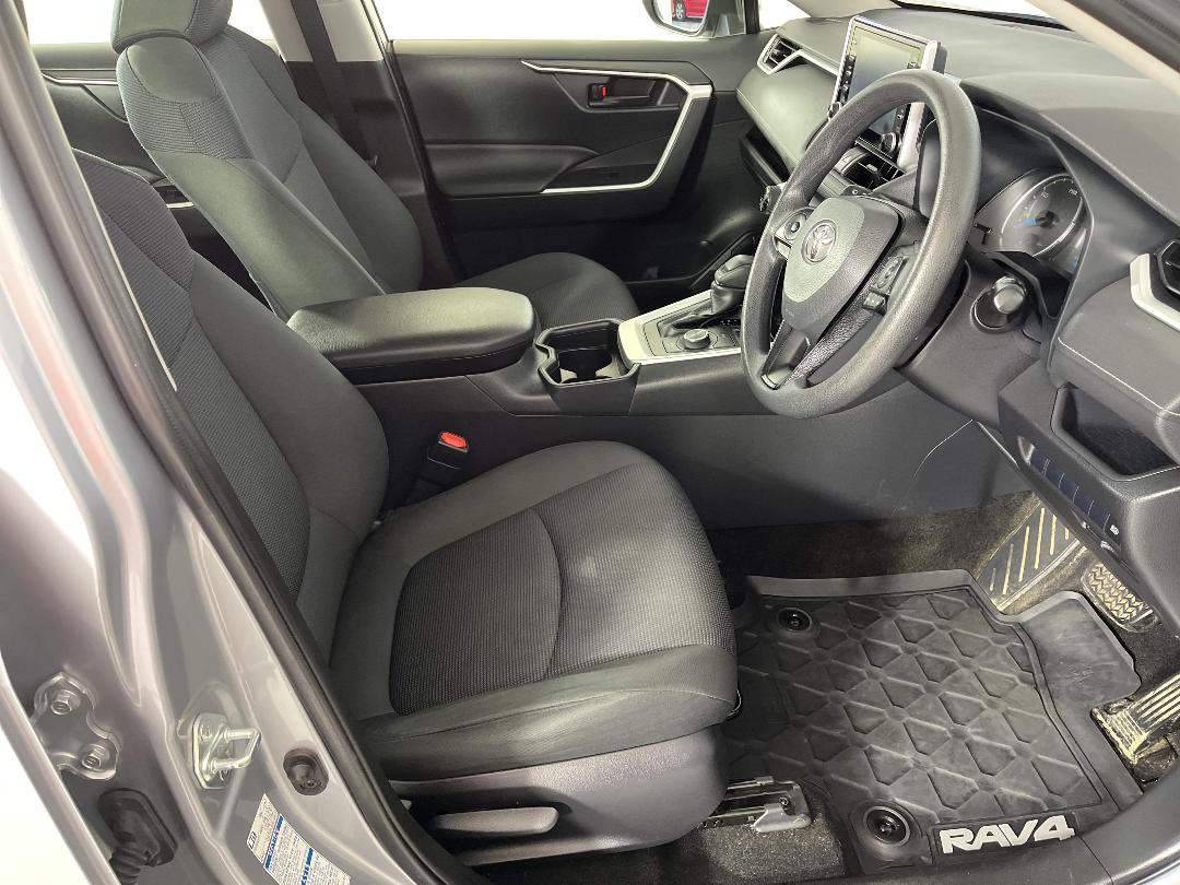 Photo '16' of Toyota Rav4 Photo '16' of Toyota Rav4