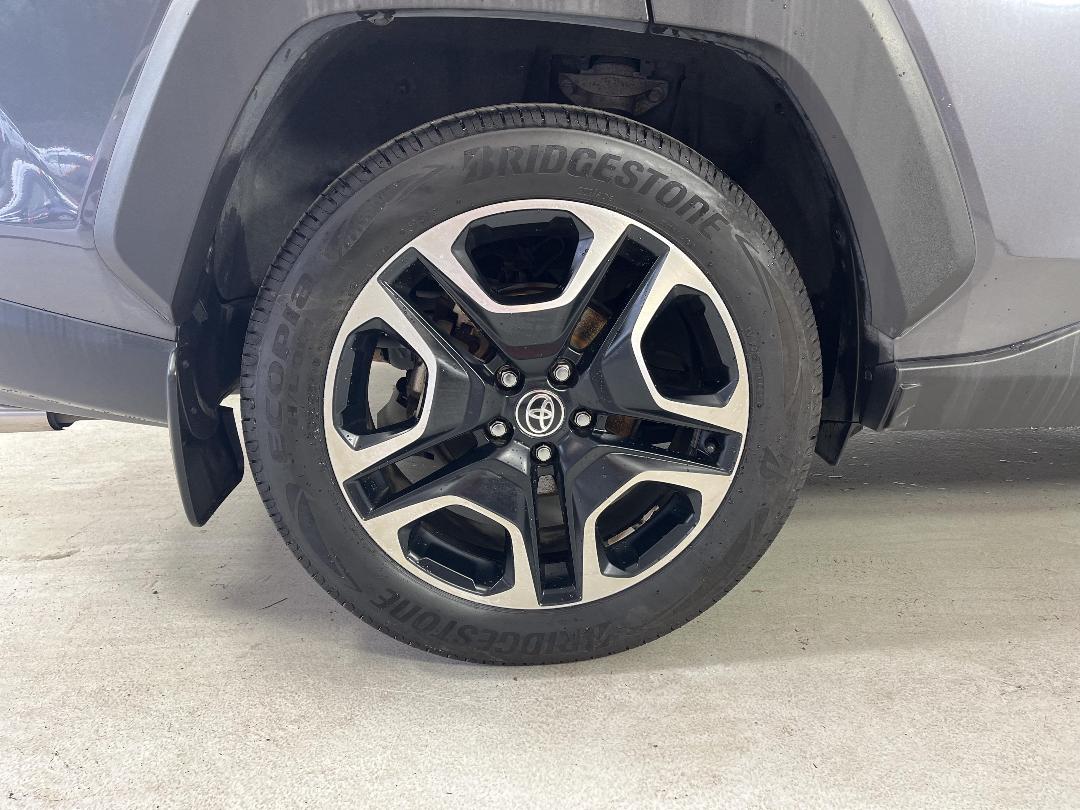 Photo '12' of Toyota Rav4