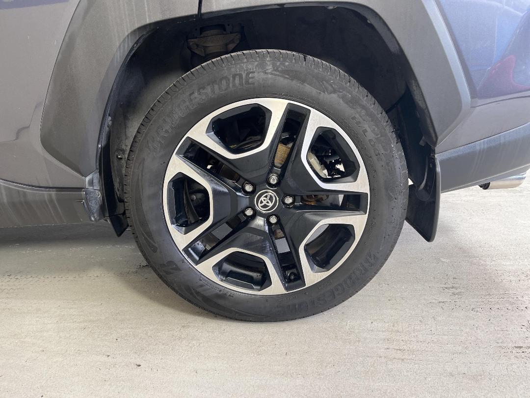 Photo '11' of Toyota Rav4