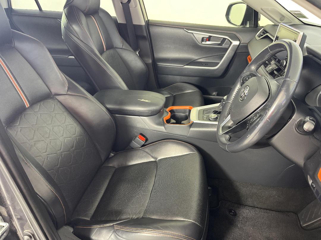 Photo '16' of Toyota Rav4