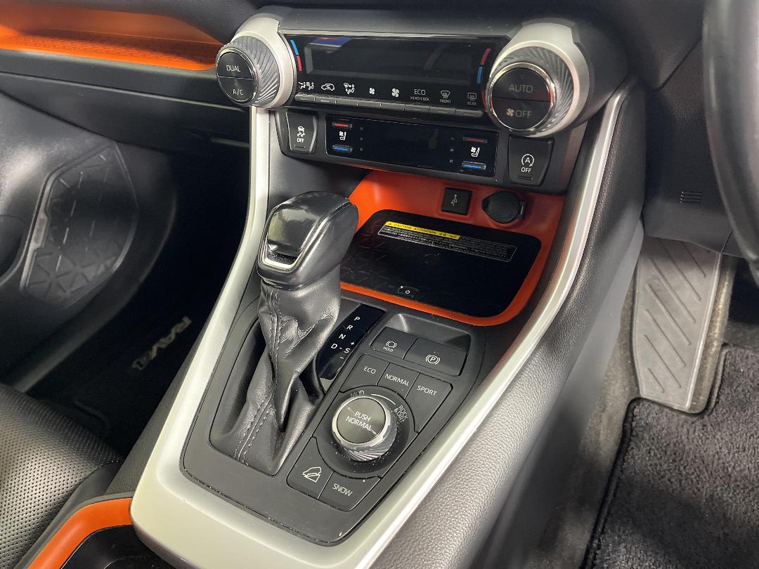 Photo '18' of Toyota Rav4