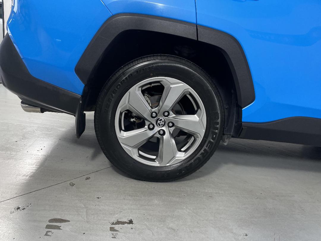 Photo '12' of Toyota Rav4