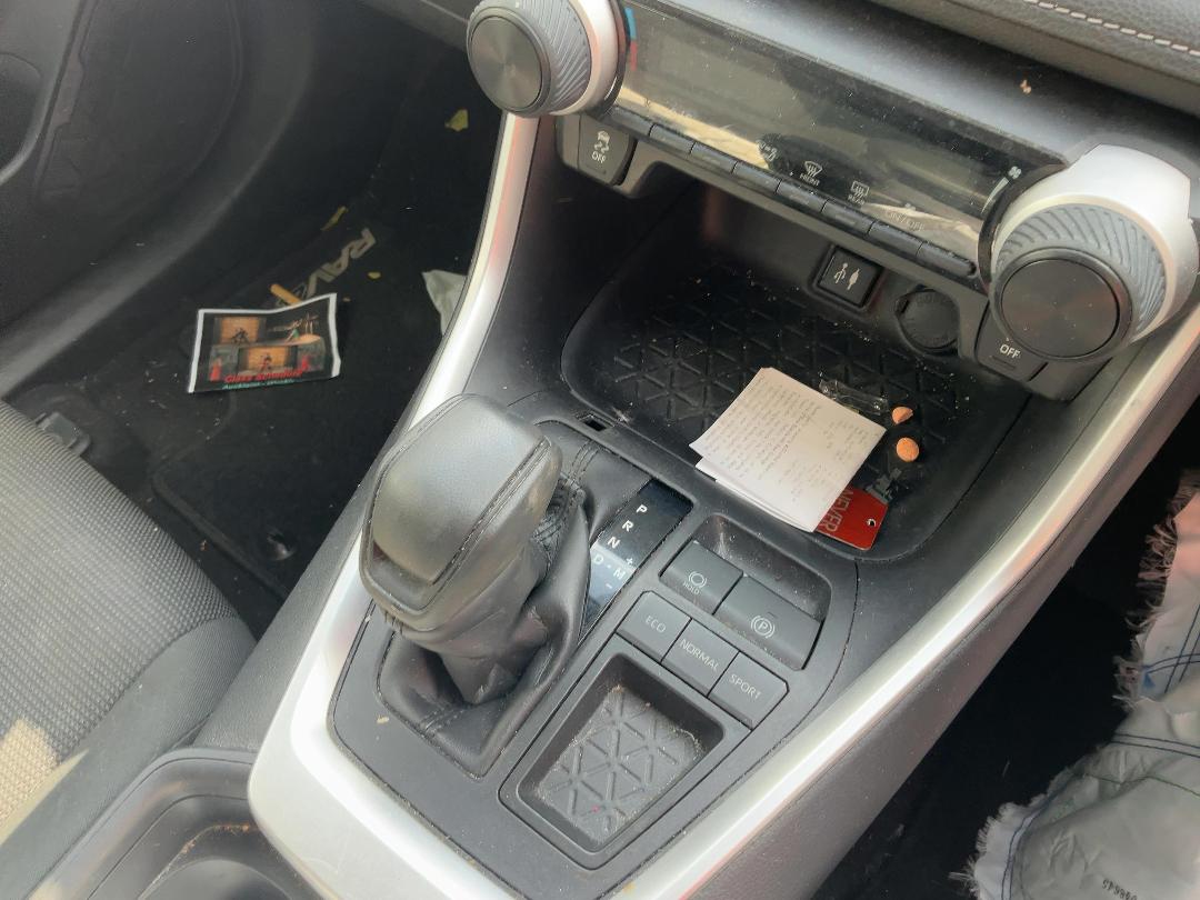 Photo '11' of Toyota Rav4 GX