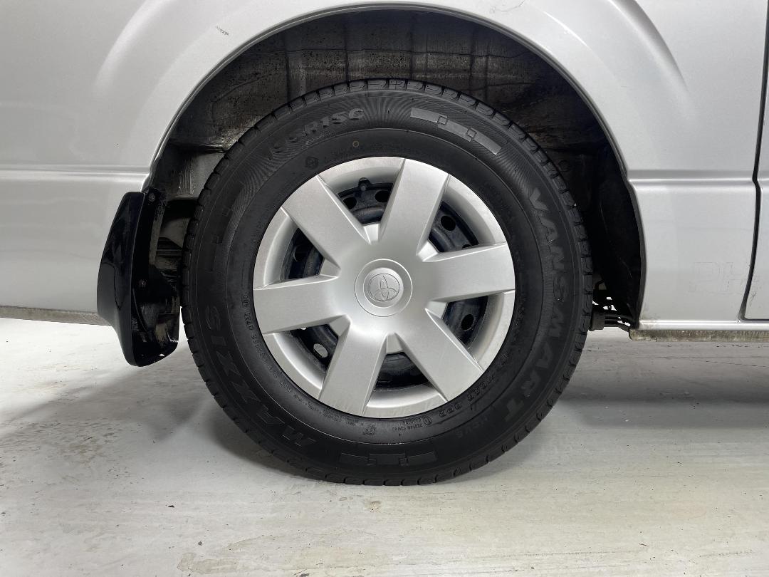 Photo '12' of Toyota Regius