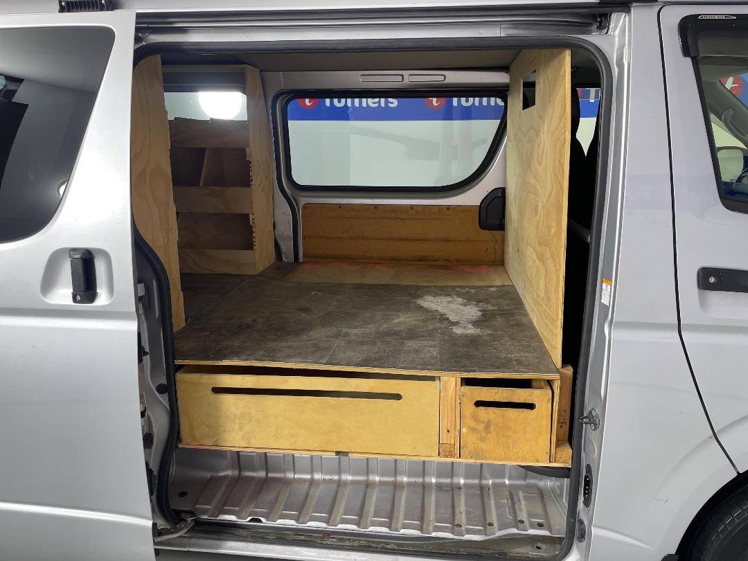 Photo '19' of Toyota Regius