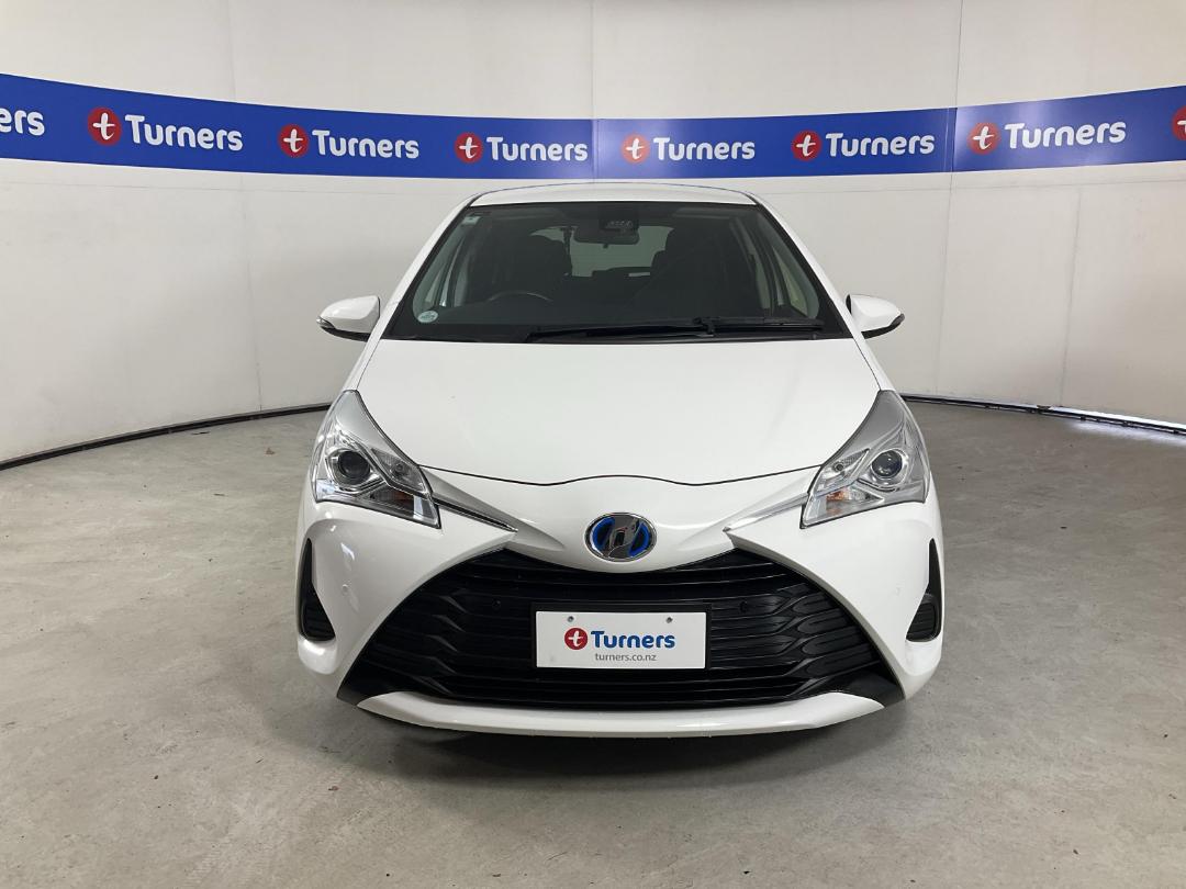 Photo '2' of Toyota Vitz Photo '2' of Toyota Vitz