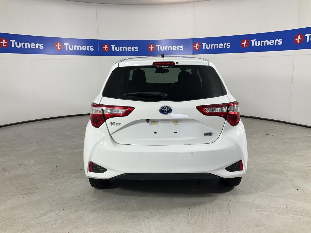 Photo '6' of Toyota Vitz Photo '6' of Toyota Vitz