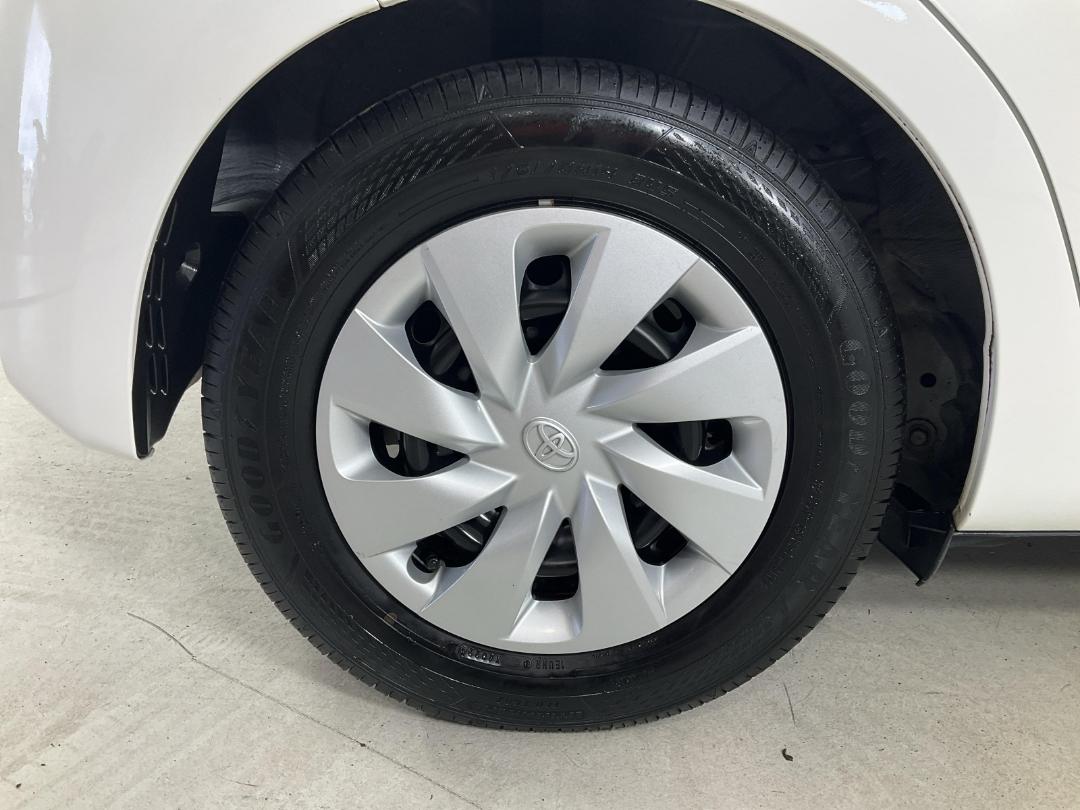 Photo '12' of Toyota Vitz Photo '12' of Toyota Vitz