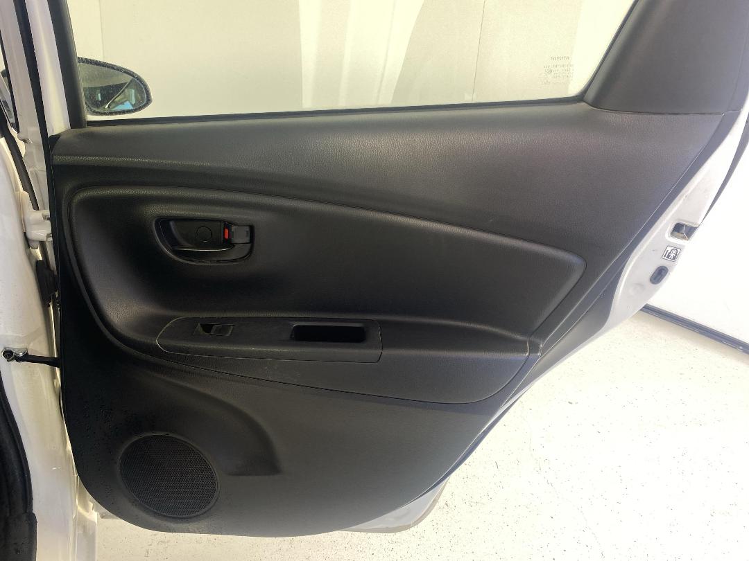 Photo '19' of Toyota Yaris