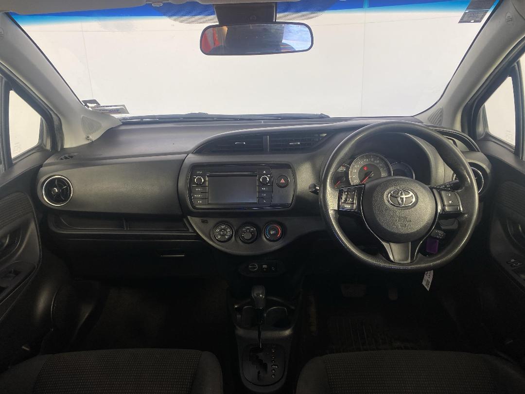 Photo '17' of Toyota Yaris