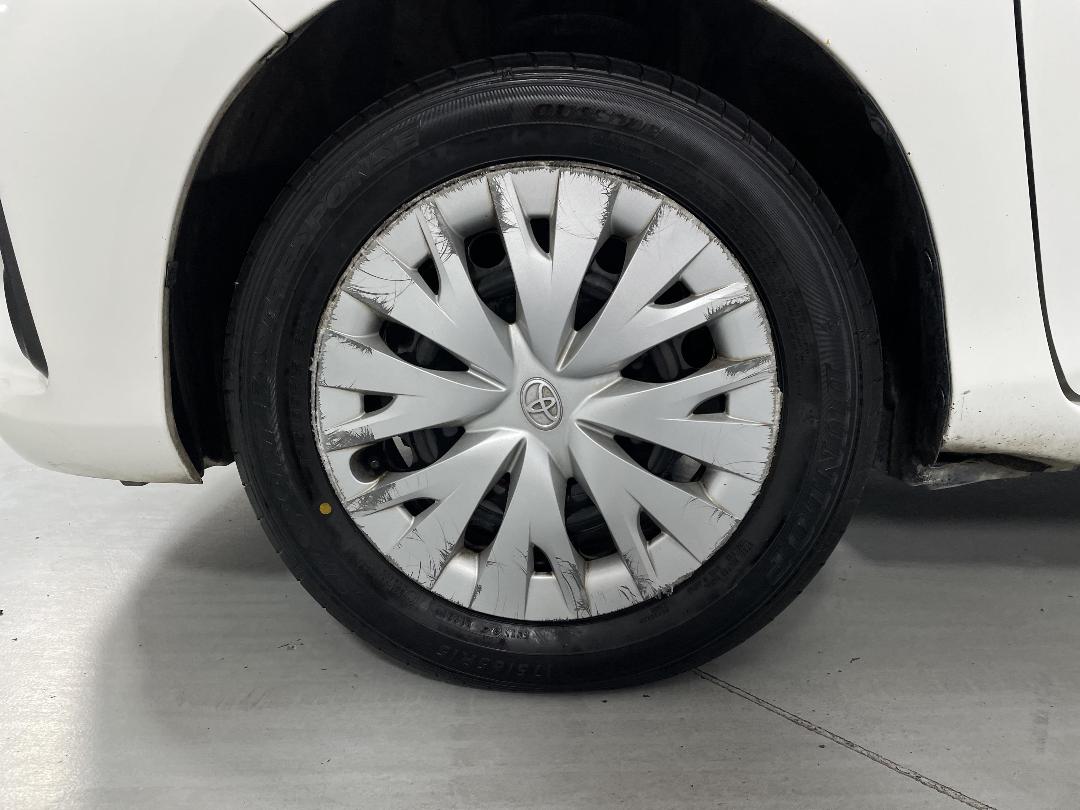 Photo '10' of Toyota Yaris