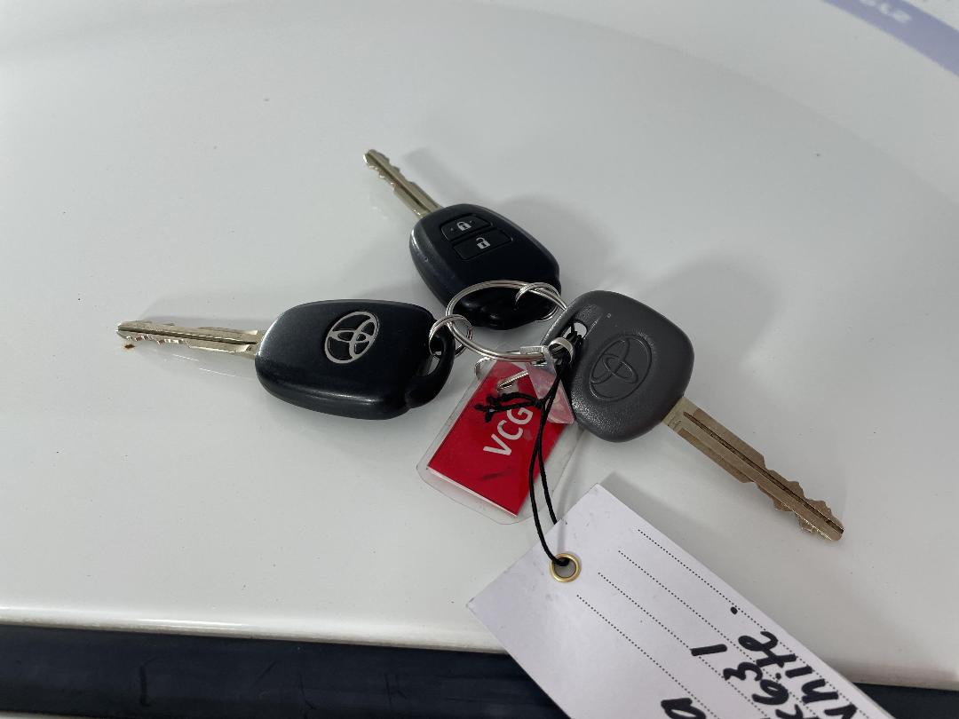 Photo '22' of Toyota Yaris