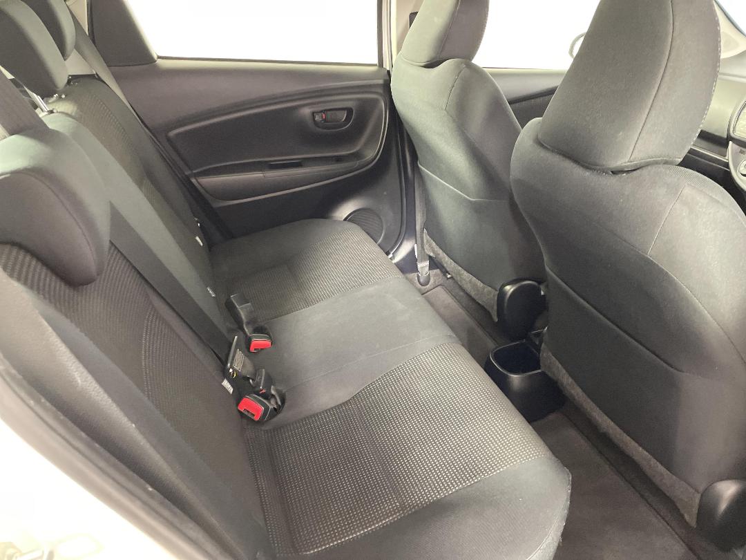 Photo '20' of Toyota Yaris