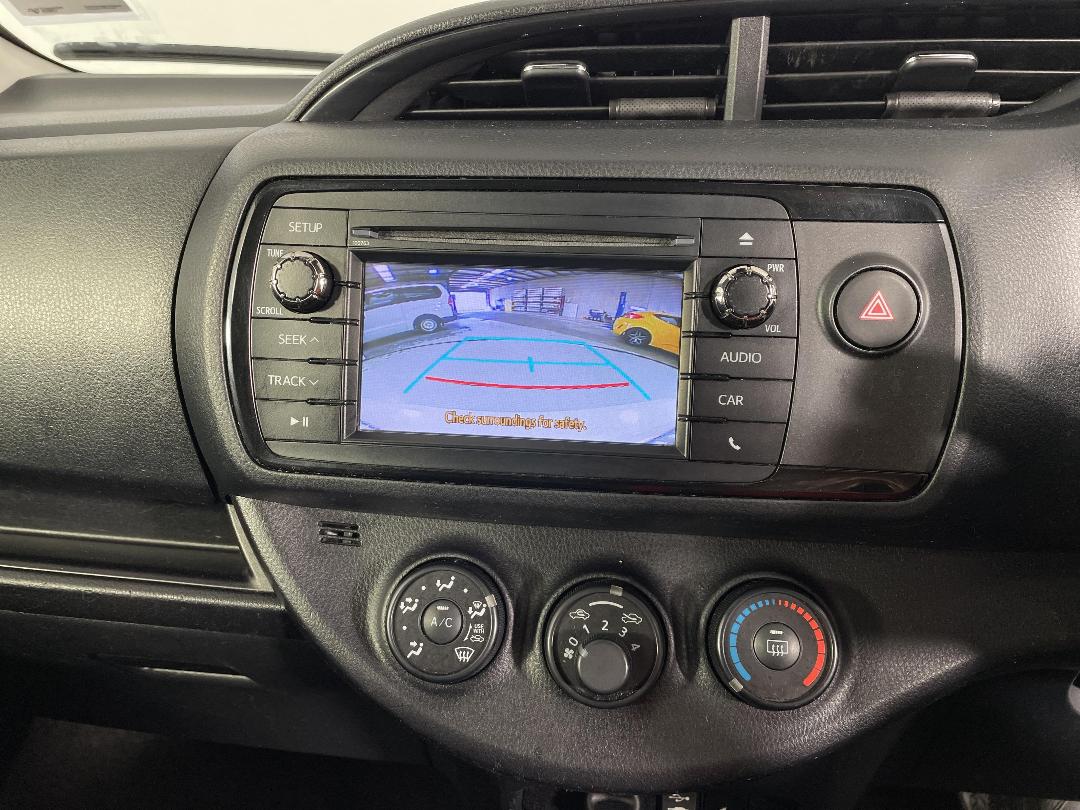 Photo '29' of Toyota Yaris