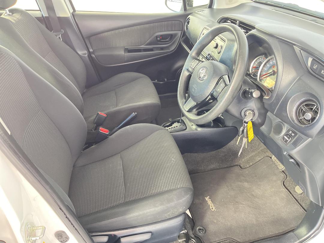 Photo '16' of Toyota Yaris Photo '16' of Toyota Yaris