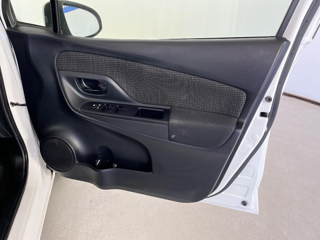 Photo '15' of Toyota Yaris Photo '15' of Toyota Yaris