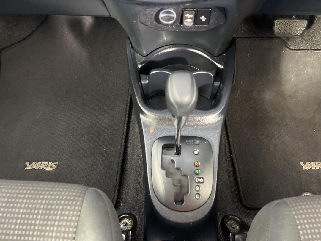 Photo '18' of Toyota Yaris Photo '18' of Toyota Yaris