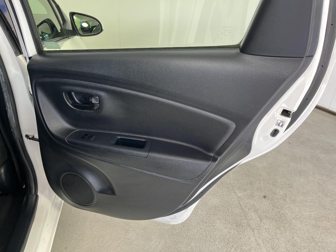 Photo '19' of Toyota Yaris Photo '19' of Toyota Yaris