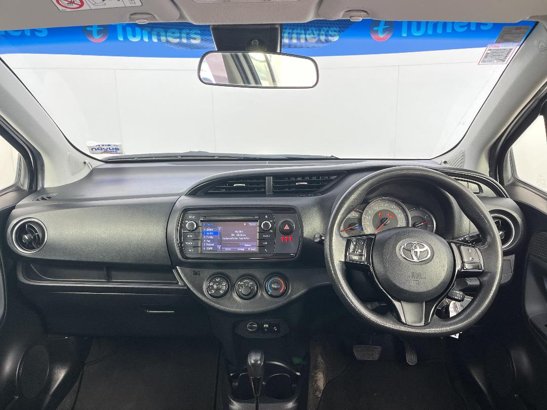 Photo '17' of Toyota Yaris Photo '17' of Toyota Yaris