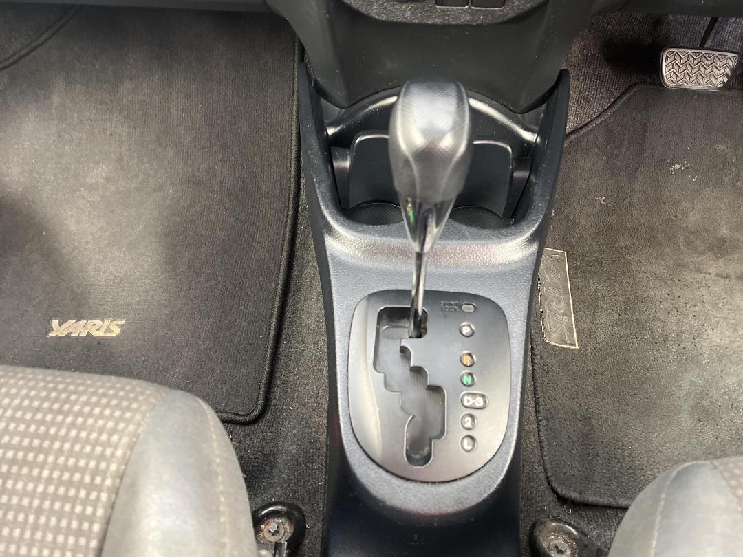 Photo '18' of Toyota Yaris Photo '18' of Toyota Yaris