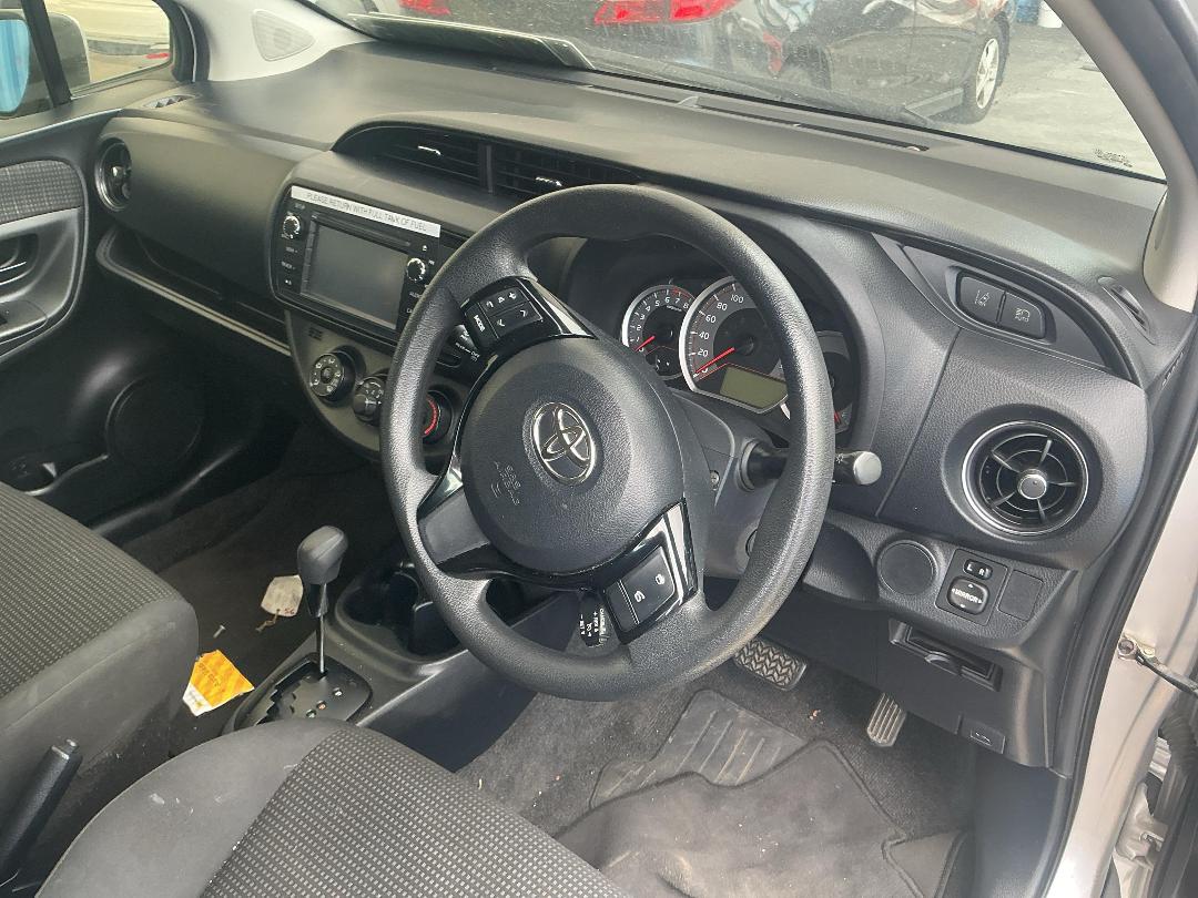 Photo '17' of Toyota Yaris GX