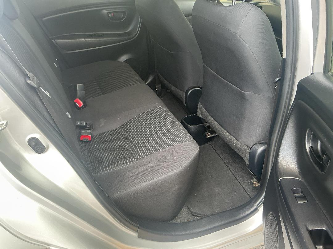 Photo '21' of Toyota Yaris GX