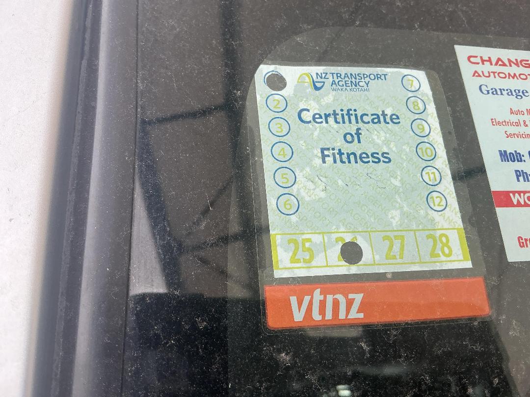 Photo '23' of Toyota Yaris GX