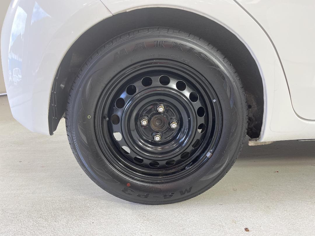 Photo '12' of Toyota Yaris Photo '12' of Toyota Yaris