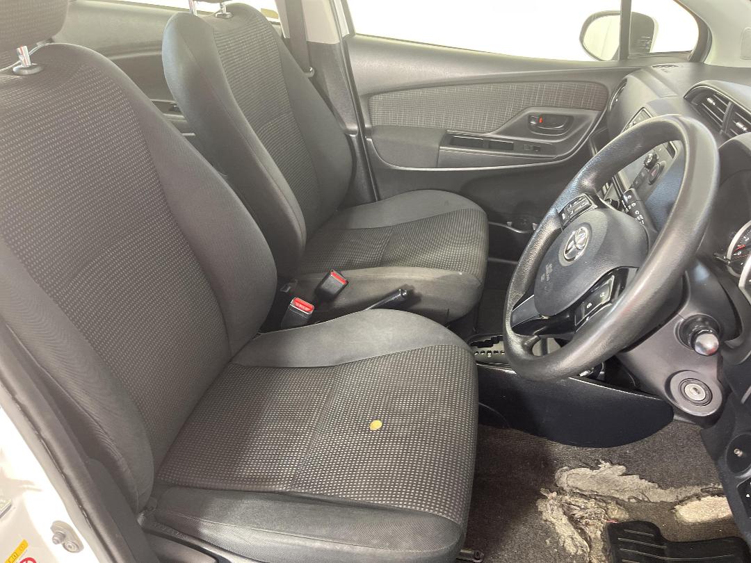 Photo '16' of Toyota Yaris Photo '16' of Toyota Yaris