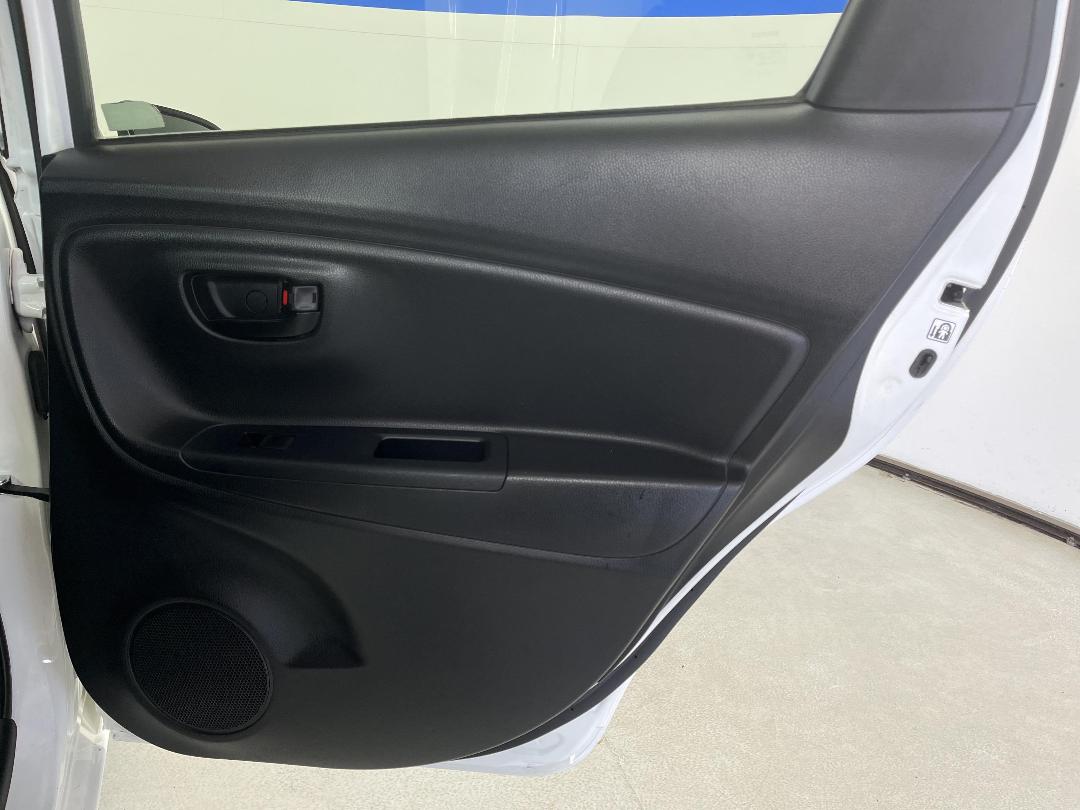 Photo '19' of Toyota Yaris Photo '19' of Toyota Yaris