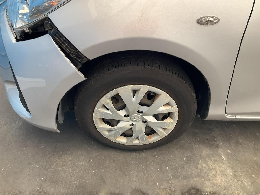 Photo '11' of Toyota Yaris GX