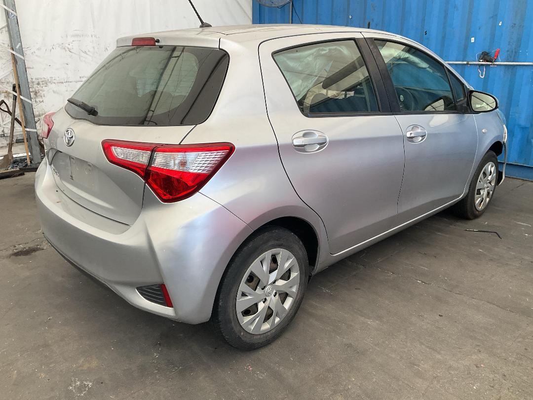Photo '18' of Toyota Yaris GX