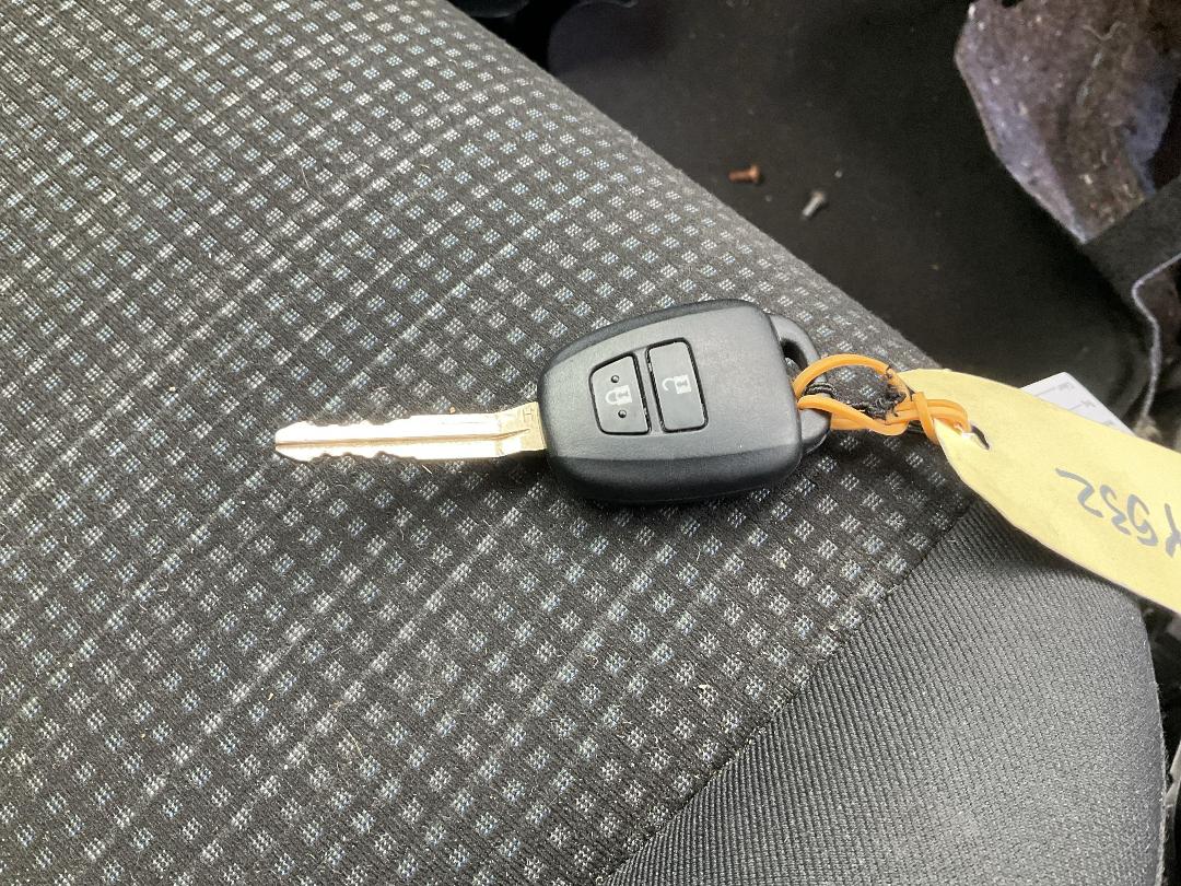 Photo '29' of Toyota Yaris GX