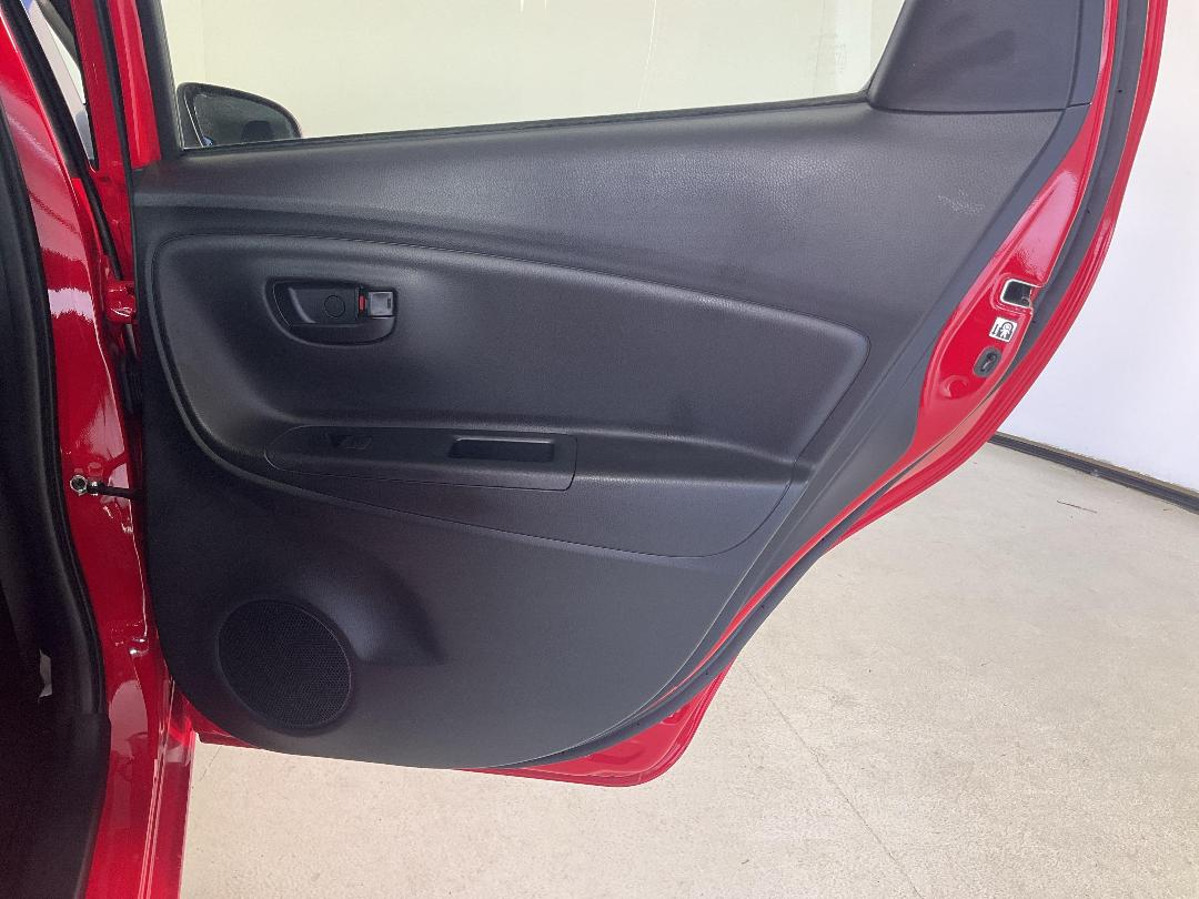 Photo '19' of Toyota Yaris Photo '19' of Toyota Yaris