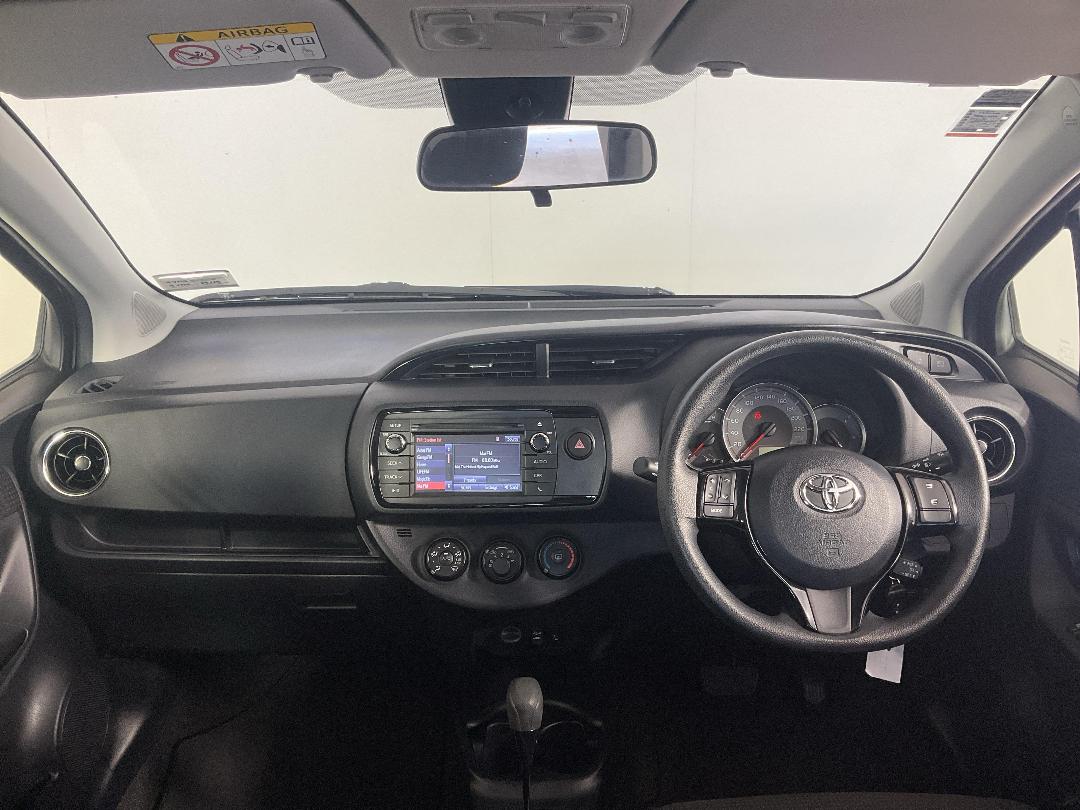 Photo '17' of Toyota Yaris Photo '17' of Toyota Yaris