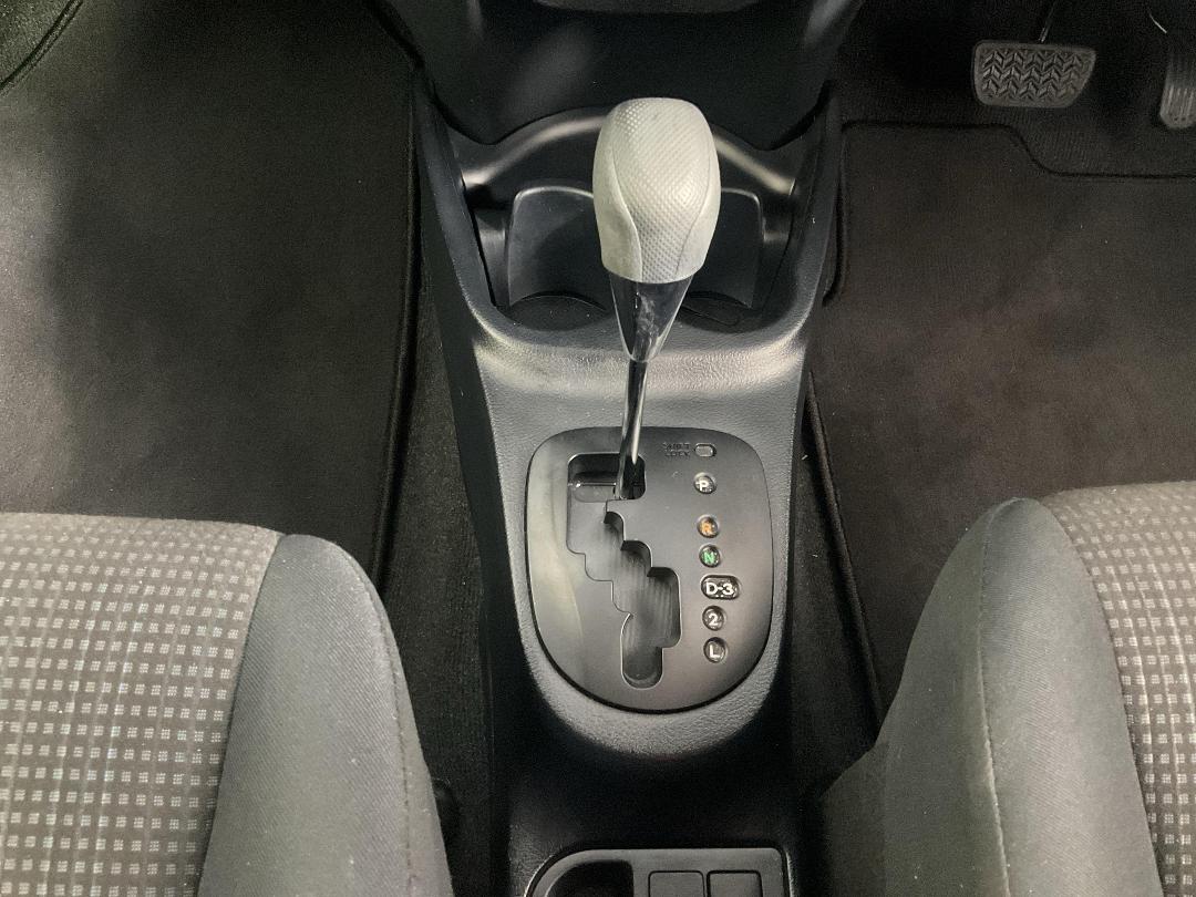 Photo '18' of Toyota Yaris Photo '18' of Toyota Yaris