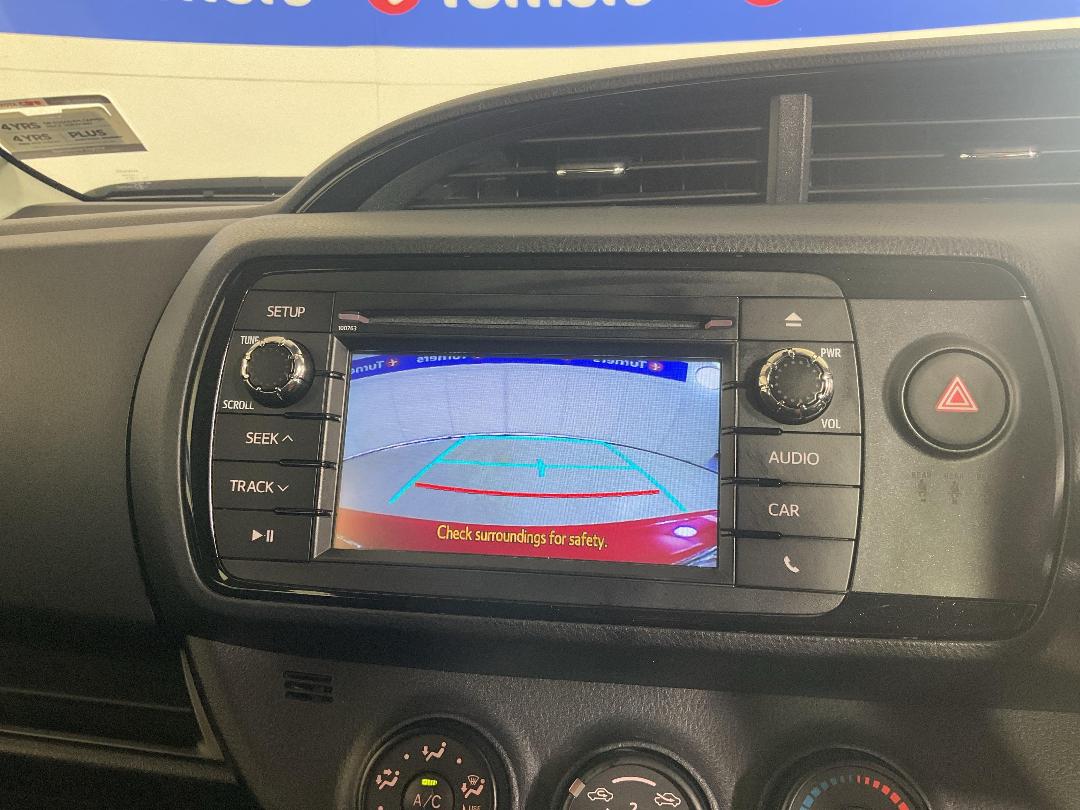 Photo '33' of Toyota Yaris Photo '33' of Toyota Yaris