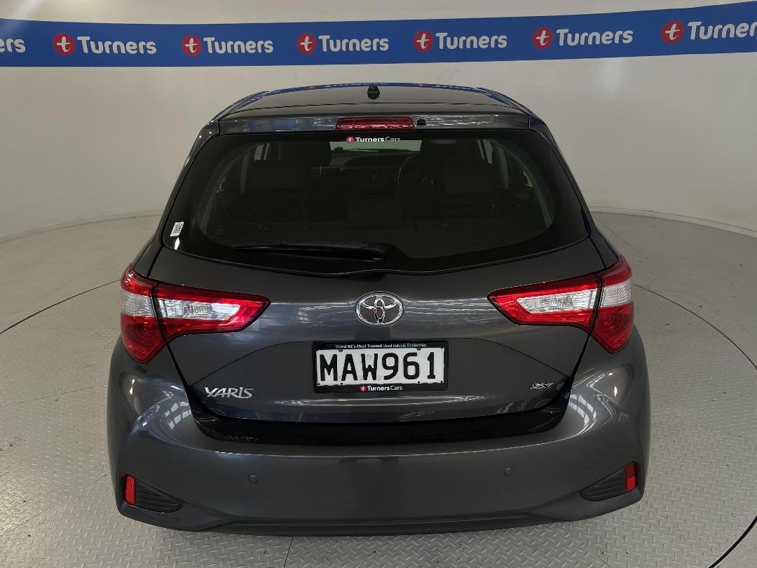 Photo '6' of Toyota Yaris Photo '6' of Toyota Yaris