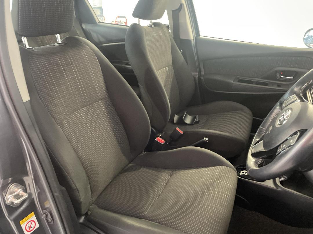 Photo '16' of Toyota Yaris Photo '16' of Toyota Yaris