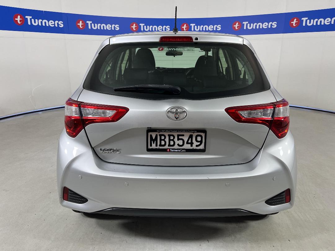 Photo '6' of Toyota Yaris