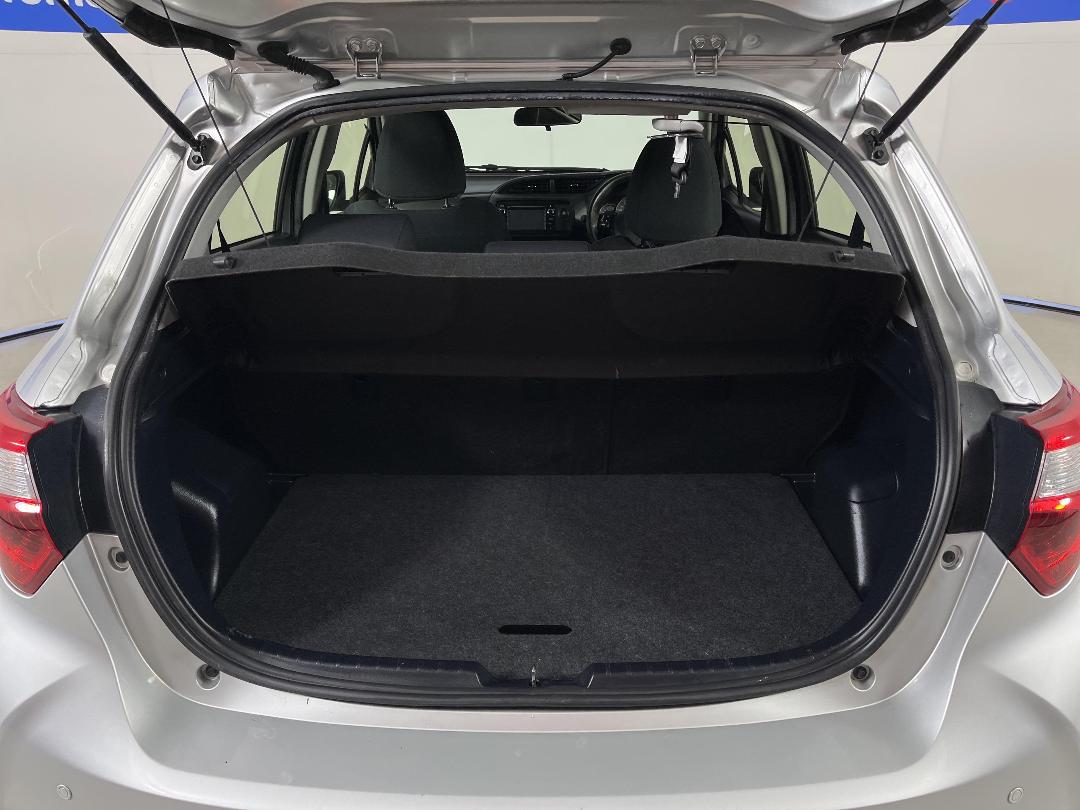 Photo '14' of Toyota Yaris