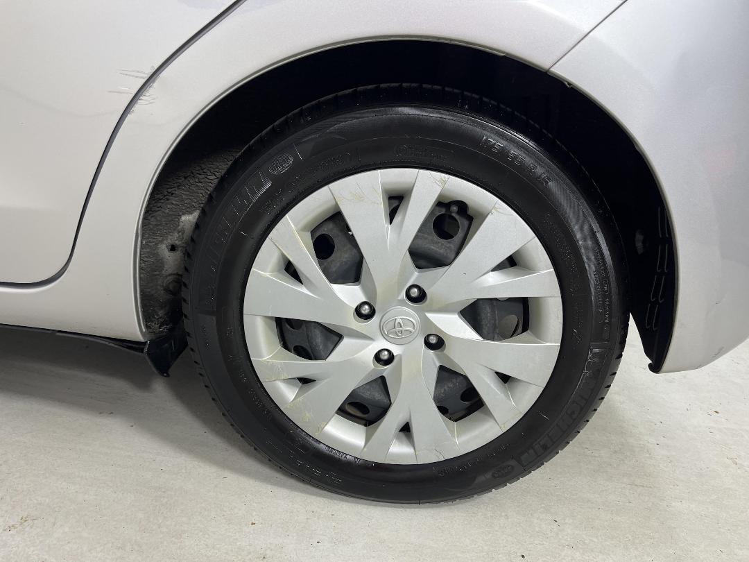 Photo '11' of Toyota Yaris